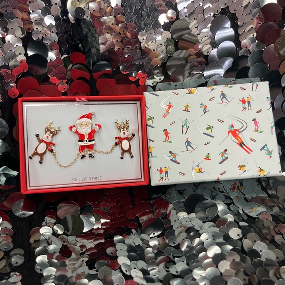 Reserved ‼️ do not buy ♥️ NWT ⚜️♥️⚜️ Christmas Pin Set Santa and Reindeers - Picture 4 of 7